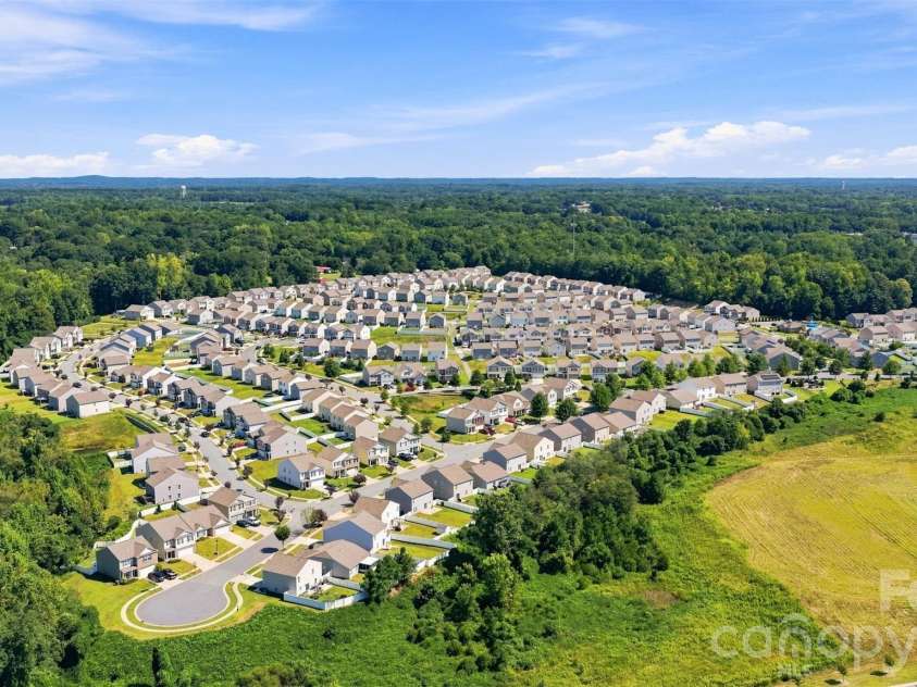 3103 Winesap Drive, Dallas, NC 28034.  MLS# CAR4425625, YatesRealty ID 51332. 