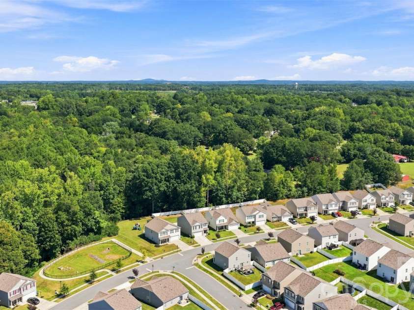 3103 Winesap Drive, Dallas, NC 28034.  MLS# CAR4425625, YatesRealty ID 51332. 