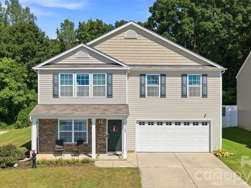 3103 Winesap Drive, Dallas, NC 28034.  MLS# CAR4425625, YatesRealty ID 51332. 