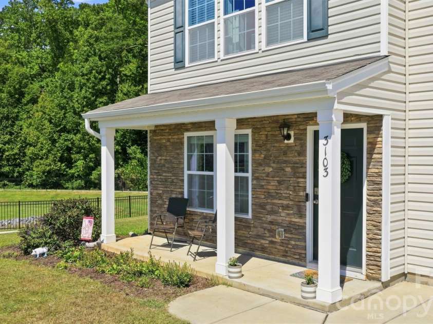 3103 Winesap Drive, Dallas, NC 28034.  MLS# CAR4425625, YatesRealty ID 51332. Front Porch