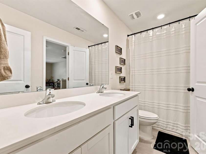 3103 Winesap Drive, Dallas, NC 28034.  MLS# CAR4425625, YatesRealty ID 51332. Guest Bath
