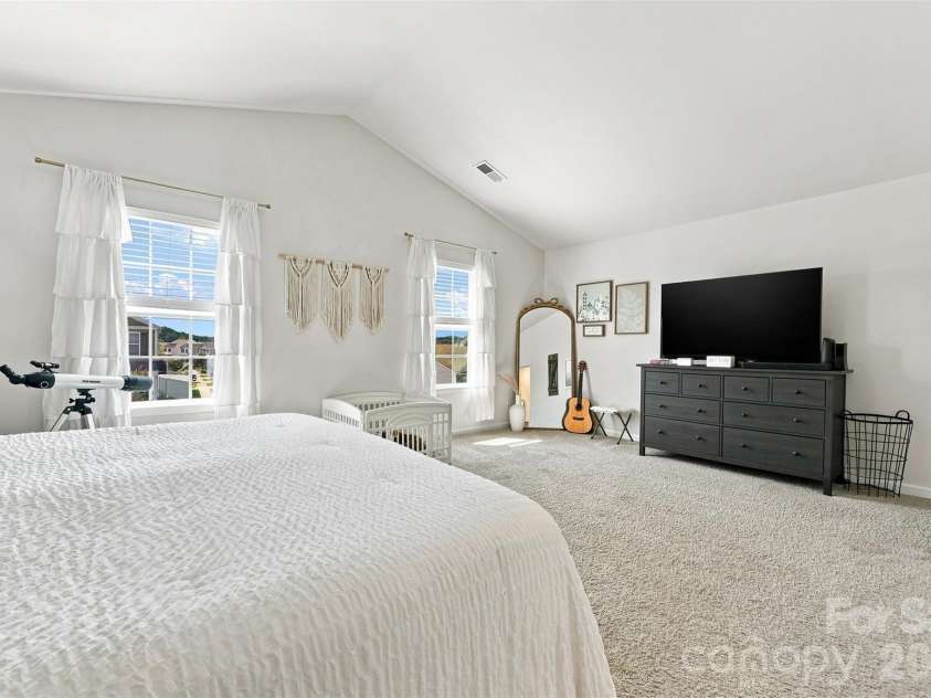 3103 Winesap Drive, Dallas, NC 28034.  MLS# CAR4425625, YatesRealty ID 51332. Primary Suite