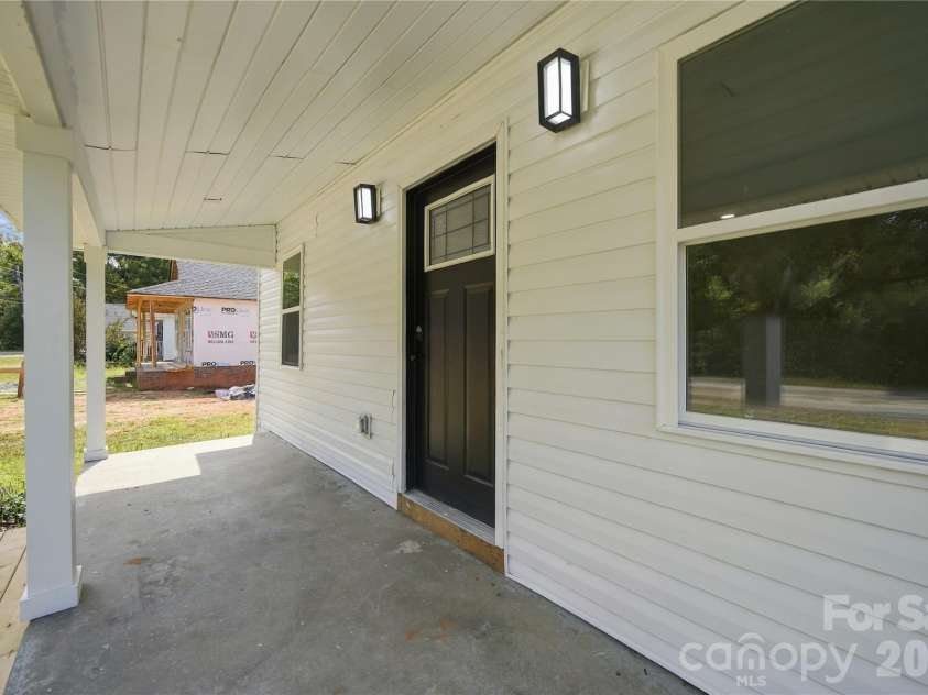 335 Baker Street, Rock Hill, SC 29730.  MLS# CAR4425717, YatesRealty ID 51334. 