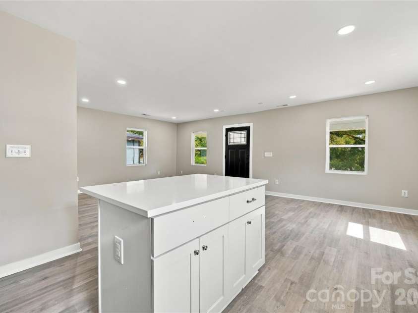 335 Baker Street, Rock Hill, SC 29730.  MLS# CAR4425717, YatesRealty ID 51334. 