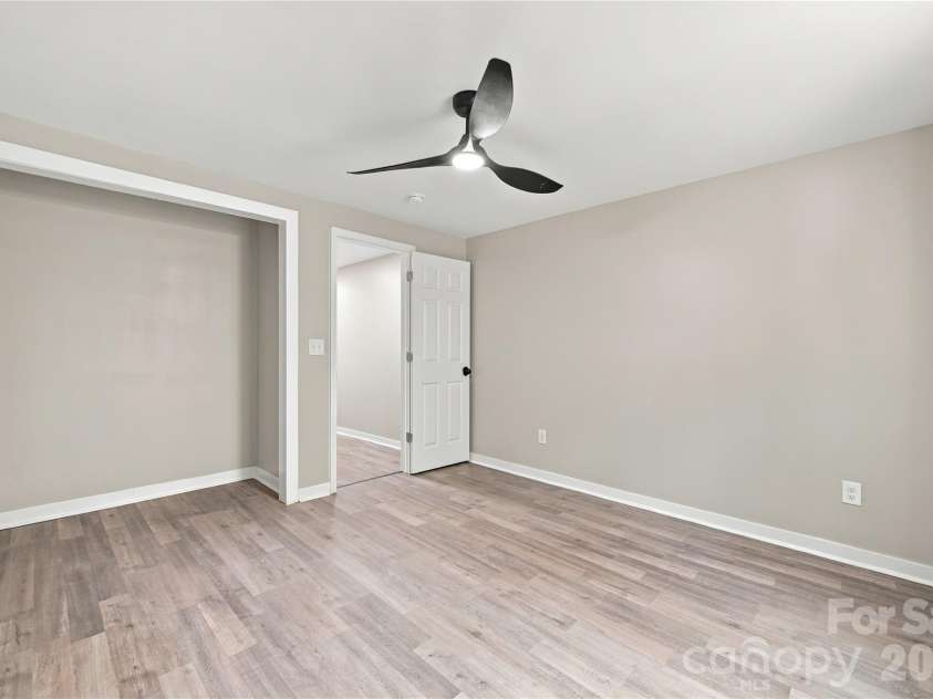 335 Baker Street, Rock Hill, SC 29730.  MLS# CAR4425717, YatesRealty ID 51334. 