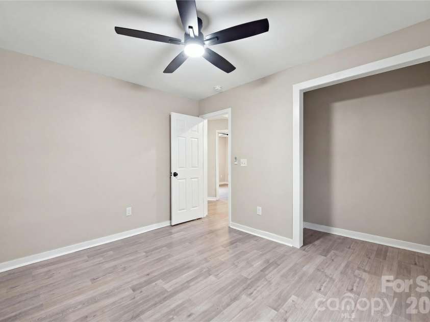 335 Baker Street, Rock Hill, SC 29730.  MLS# CAR4425717, YatesRealty ID 51334. 