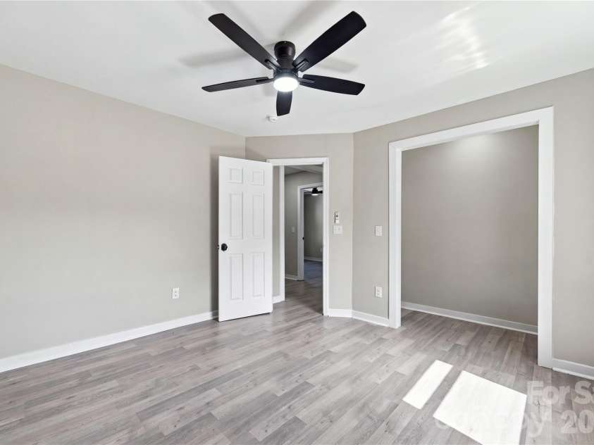 335 Baker Street, Rock Hill, SC 29730.  MLS# CAR4425717, YatesRealty ID 51334. 