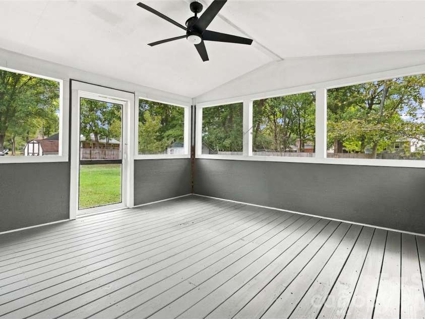 2711 Johnny Reb Lane, Charlotte, NC 28273.  MLS# CAR4425742, YatesRealty ID 51337. 