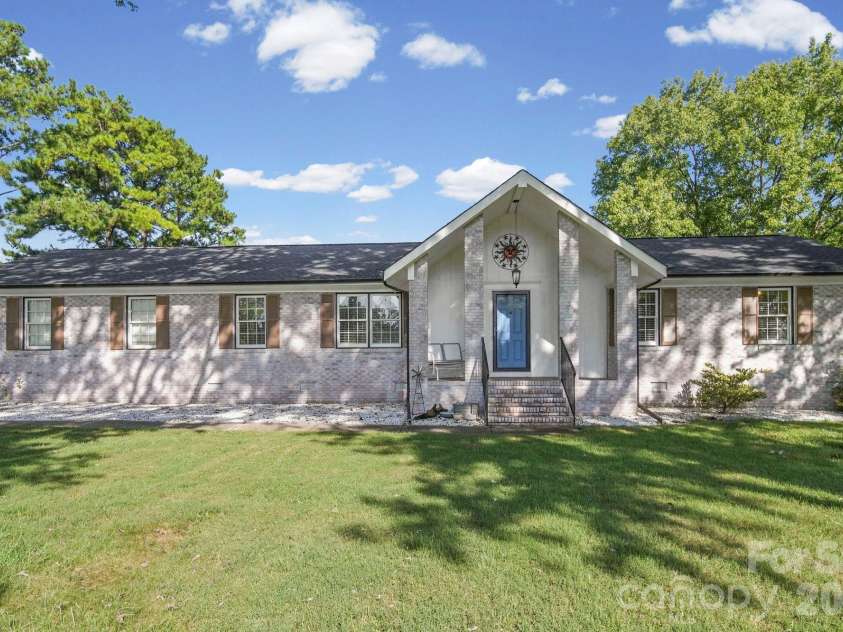4410 Coddle Creek Drive, Concord, NC 28027.  MLS# CAR4422400, YatesRealty ID 51340. Front of home