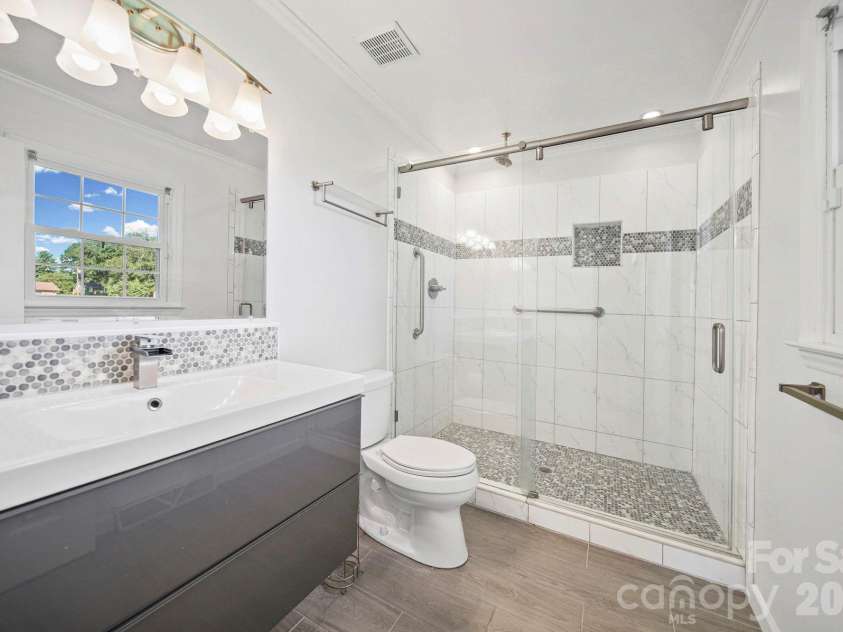 4410 Coddle Creek Drive, Concord, NC 28027.  MLS# CAR4422400, YatesRealty ID 51340. Primary Bath