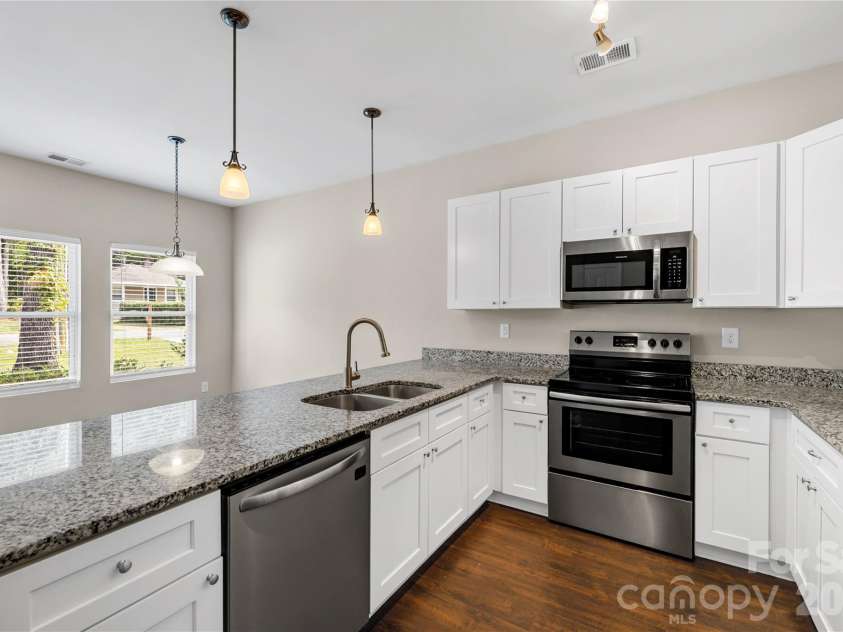 2573 Hemphill Street, Charlotte, NC 28208.  MLS# CAR4425582, YatesRealty ID 51343. 