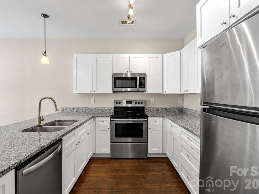2573 Hemphill Street, Charlotte, NC 28208.  MLS# CAR4425582, YatesRealty ID 51343. 