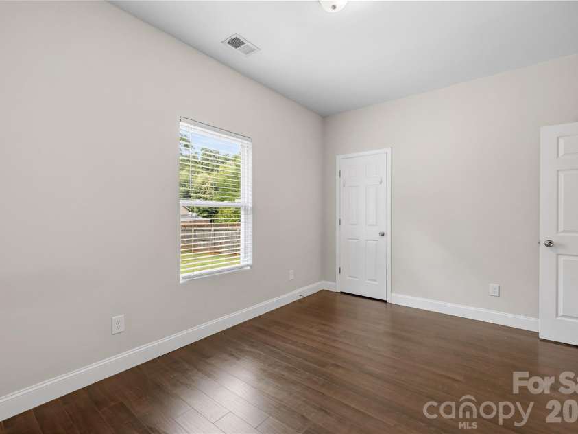 2573 Hemphill Street, Charlotte, NC 28208.  MLS# CAR4425582, YatesRealty ID 51343. 