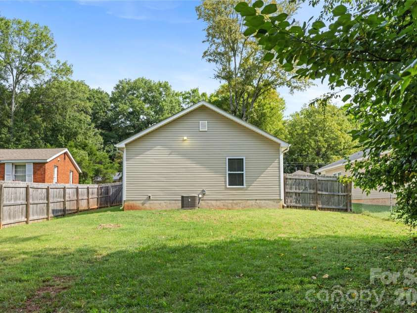 2573 Hemphill Street, Charlotte, NC 28208.  MLS# CAR4425582, YatesRealty ID 51343. 