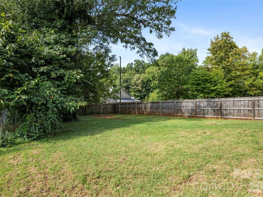 2573 Hemphill Street, Charlotte, NC 28208.  MLS# CAR4425582, YatesRealty ID 51343. 