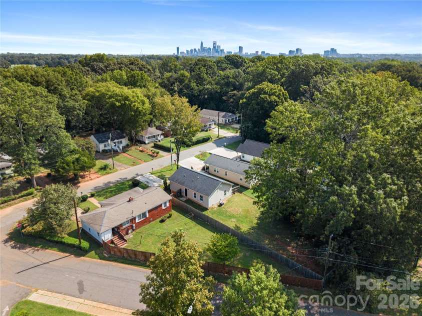 2573 Hemphill Street, Charlotte, NC 28208.  MLS# CAR4425582, YatesRealty ID 51343. 