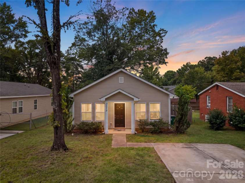 2573 Hemphill Street, Charlotte, NC 28208.  MLS# CAR4425582, YatesRealty ID 51343. 