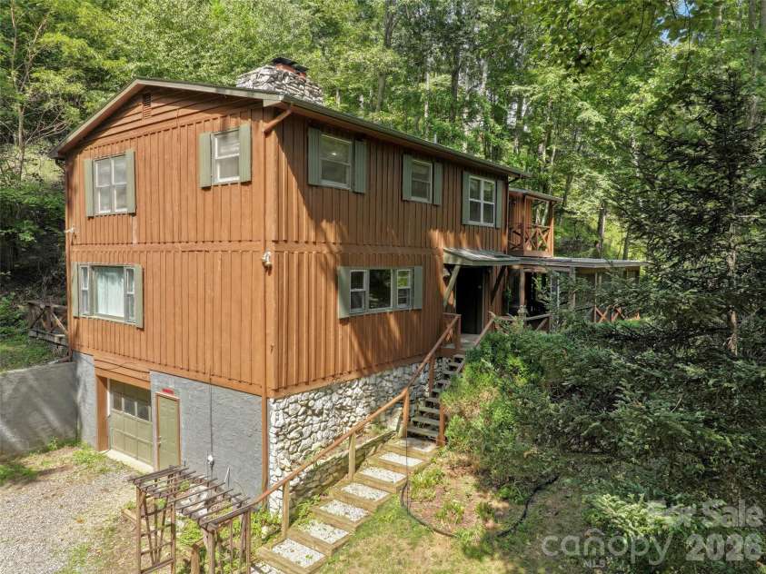 435 Three Quarter Creek Road, Burnsville, NC 28714.  MLS# CAR4425746, YatesRealty ID 51345. 
