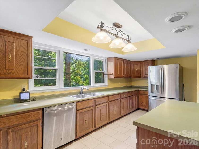 435 Three Quarter Creek Road, Burnsville, NC 28714.  MLS# CAR4425746, YatesRealty ID 51345. 