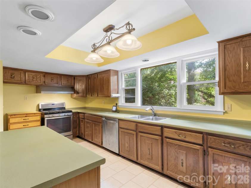 435 Three Quarter Creek Road, Burnsville, NC 28714.  MLS# CAR4425746, YatesRealty ID 51345. 