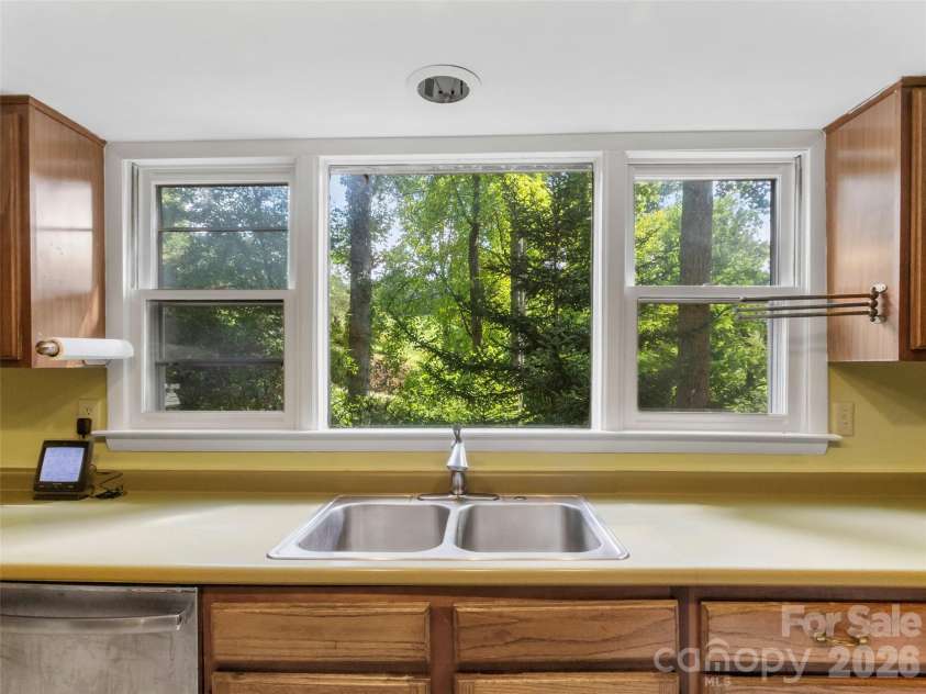 435 Three Quarter Creek Road, Burnsville, NC 28714.  MLS# CAR4425746, YatesRealty ID 51345. 