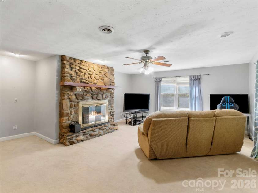 435 Three Quarter Creek Road, Burnsville, NC 28714.  MLS# CAR4425746, YatesRealty ID 51345. 