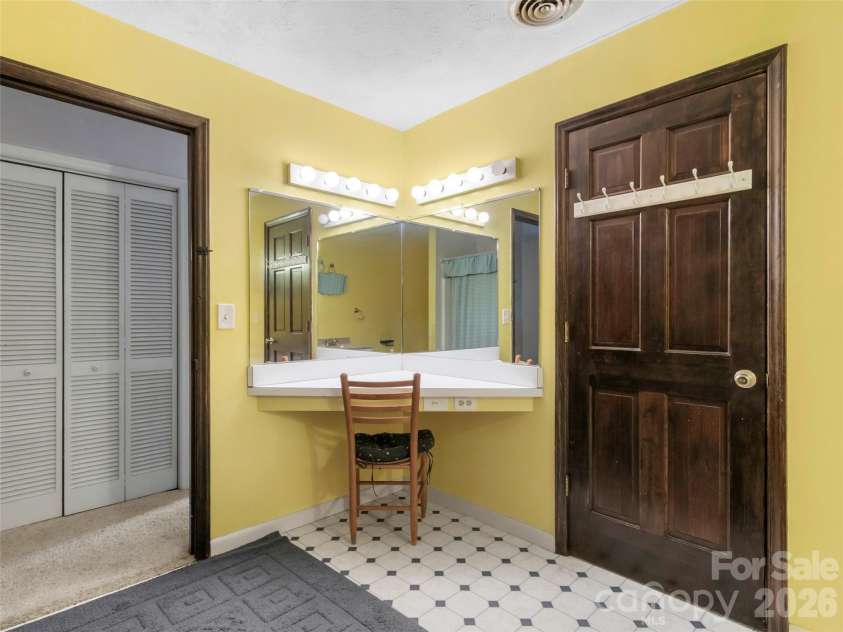 435 Three Quarter Creek Road, Burnsville, NC 28714.  MLS# CAR4425746, YatesRealty ID 51345. 