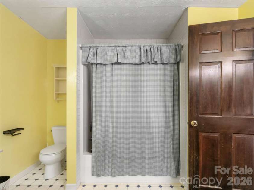 435 Three Quarter Creek Road, Burnsville, NC 28714.  MLS# CAR4425746, YatesRealty ID 51345. 