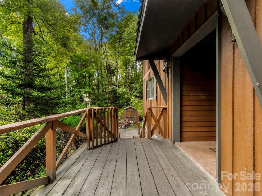 435 Three Quarter Creek Road, Burnsville, NC 28714.  MLS# CAR4425746, YatesRealty ID 51345. 