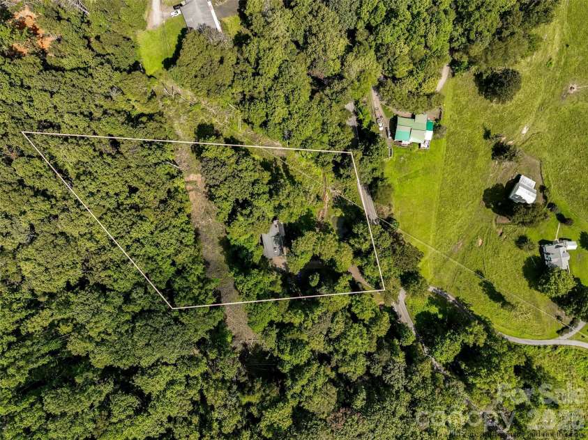 435 Three Quarter Creek Road, Burnsville, NC 28714.  MLS# CAR4425746, YatesRealty ID 51345. 