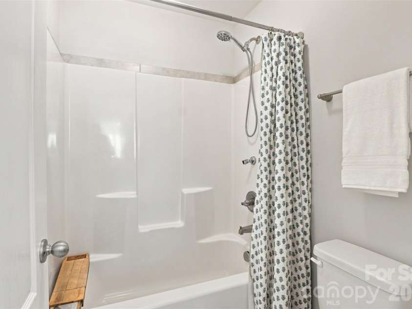 628 Heron View Drive, York, SC 29745.  MLS# CAR4420667, YatesRealty ID 51349. 