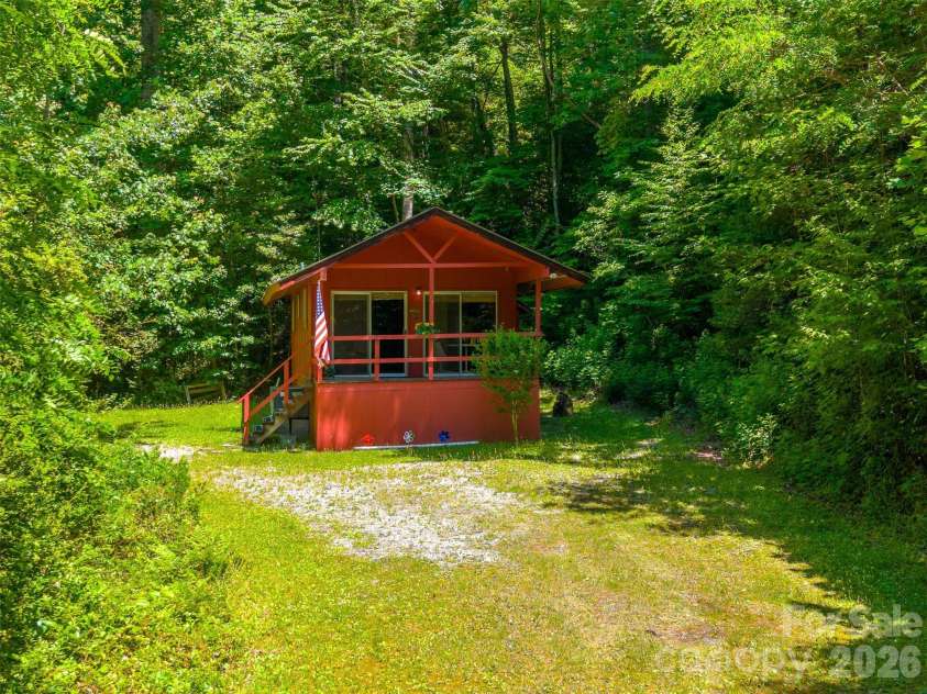 255 Bailey Avenue, Bryson City, NC 28713.  MLS# CAR4425736, YatesRealty ID 51351. 