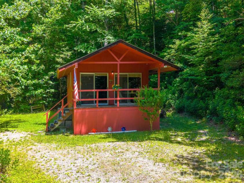 255 Bailey Avenue, Bryson City, NC 28713.  MLS# CAR4425736, YatesRealty ID 51351. 