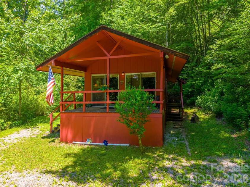 255 Bailey Avenue, Bryson City, NC 28713.  MLS# CAR4425736, YatesRealty ID 51351. 