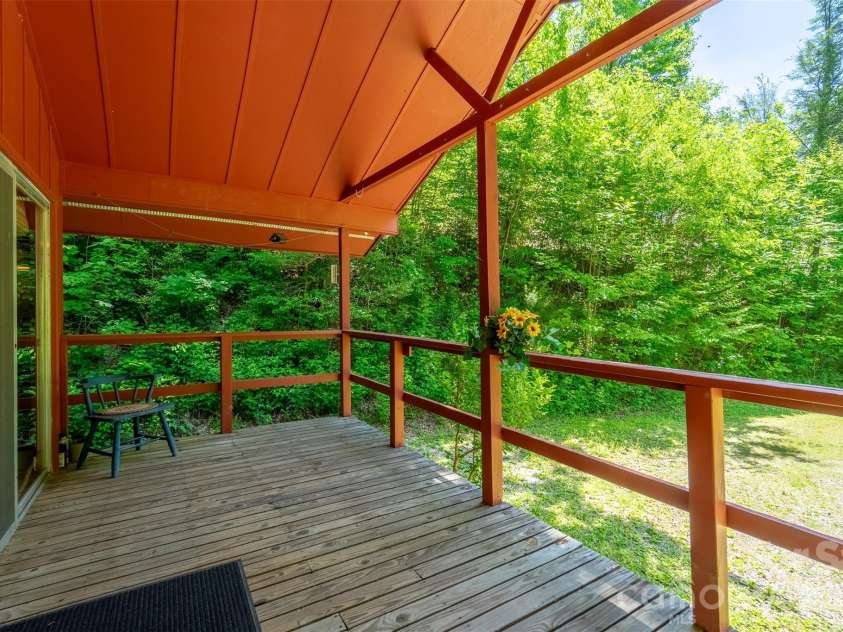 255 Bailey Avenue, Bryson City, NC 28713.  MLS# CAR4425736, YatesRealty ID 51351. 