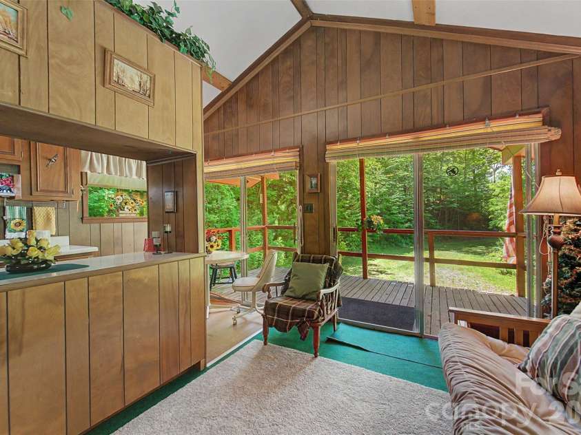 255 Bailey Avenue, Bryson City, NC 28713.  MLS# CAR4425736, YatesRealty ID 51351. 