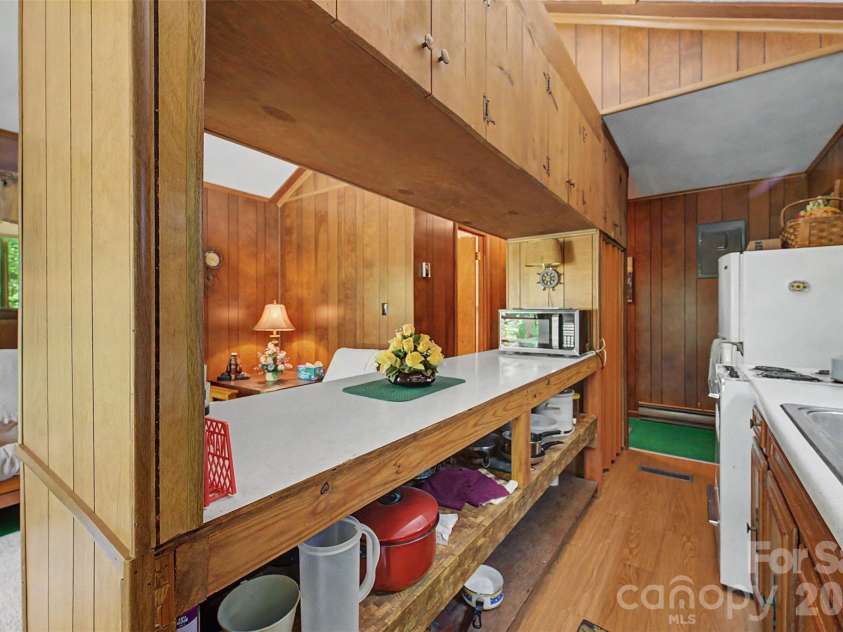 255 Bailey Avenue, Bryson City, NC 28713.  MLS# CAR4425736, YatesRealty ID 51351. 
