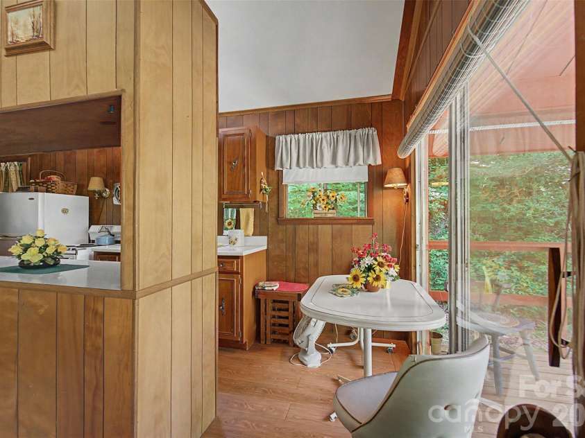255 Bailey Avenue, Bryson City, NC 28713.  MLS# CAR4425736, YatesRealty ID 51351. 