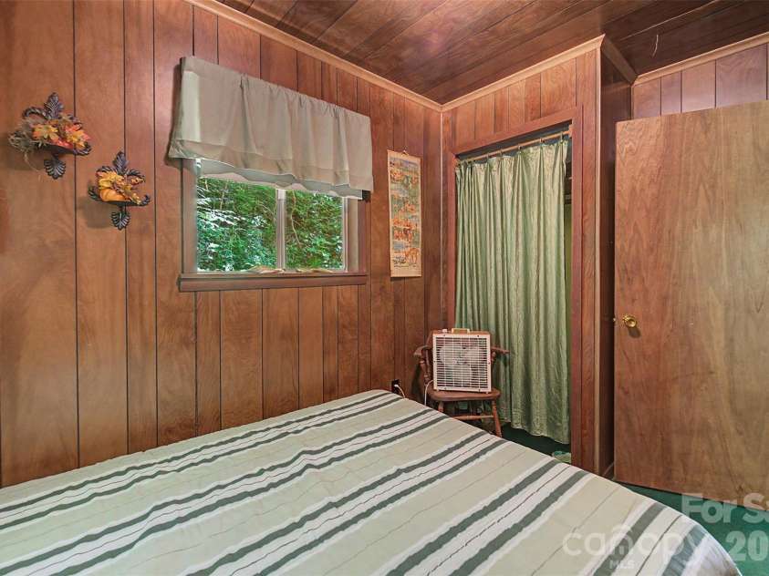 255 Bailey Avenue, Bryson City, NC 28713.  MLS# CAR4425736, YatesRealty ID 51351. 