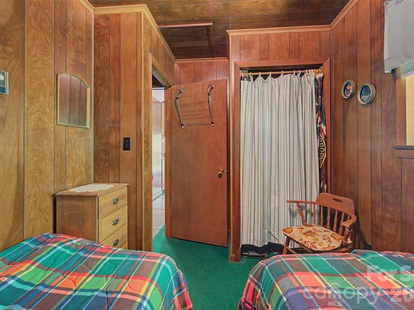 255 Bailey Avenue, Bryson City, NC 28713.  MLS# CAR4425736, YatesRealty ID 51351. 