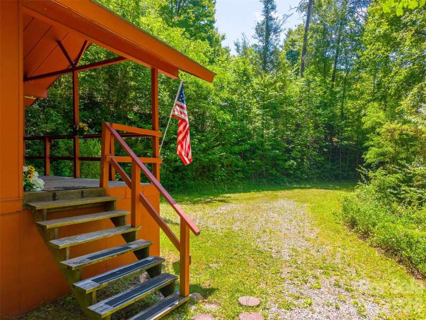 255 Bailey Avenue, Bryson City, NC 28713.  MLS# CAR4425736, YatesRealty ID 51351. 