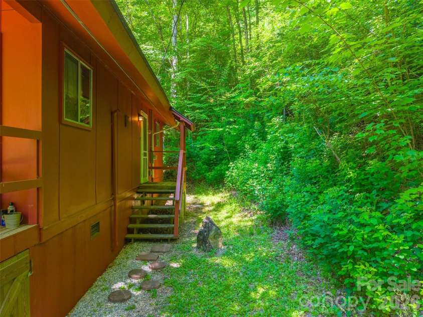 255 Bailey Avenue, Bryson City, NC 28713.  MLS# CAR4425736, YatesRealty ID 51351. 