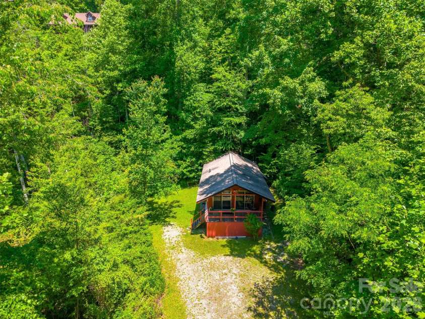 255 Bailey Avenue, Bryson City, NC 28713.  MLS# CAR4425736, YatesRealty ID 51351. 
