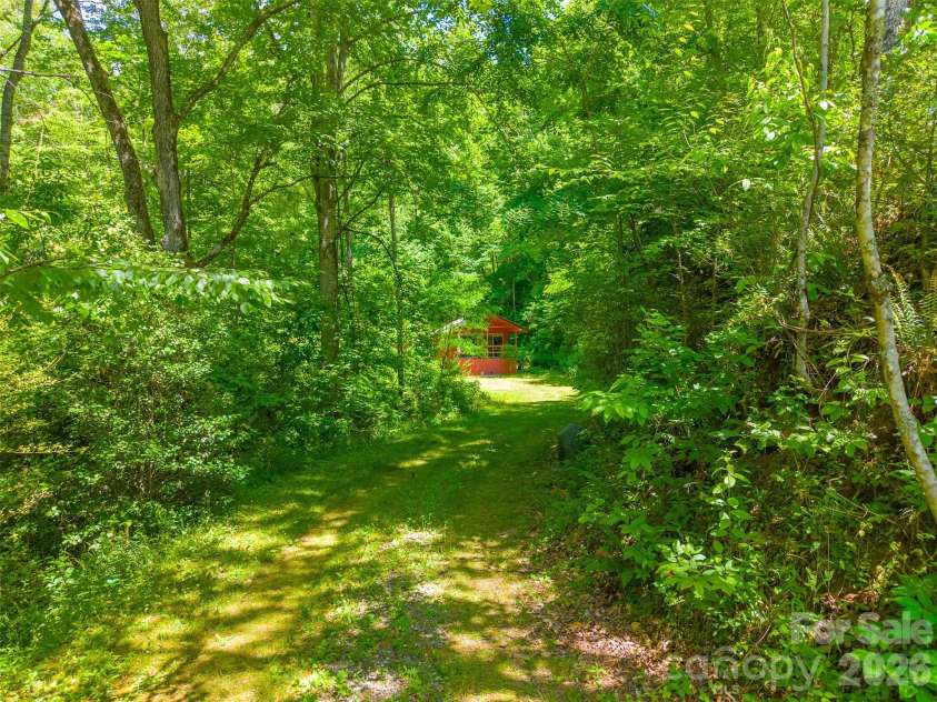 255 Bailey Avenue, Bryson City, NC 28713.  MLS# CAR4425736, YatesRealty ID 51351. 