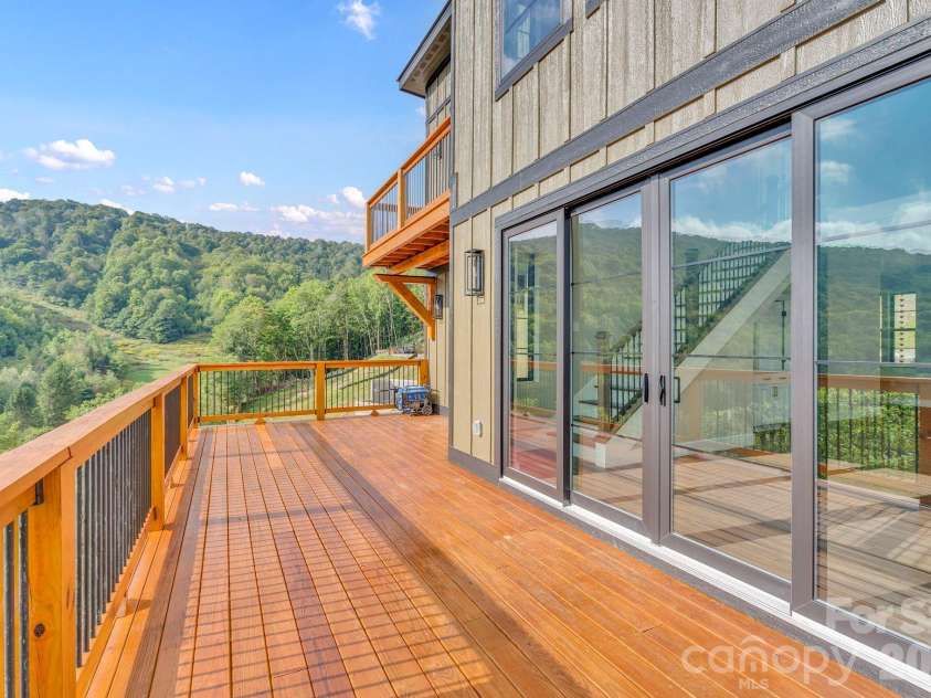 117 Snowcloud Drive, Seven Devils, NC 28604.  MLS# CAR4425772, YatesRealty ID 51352. 