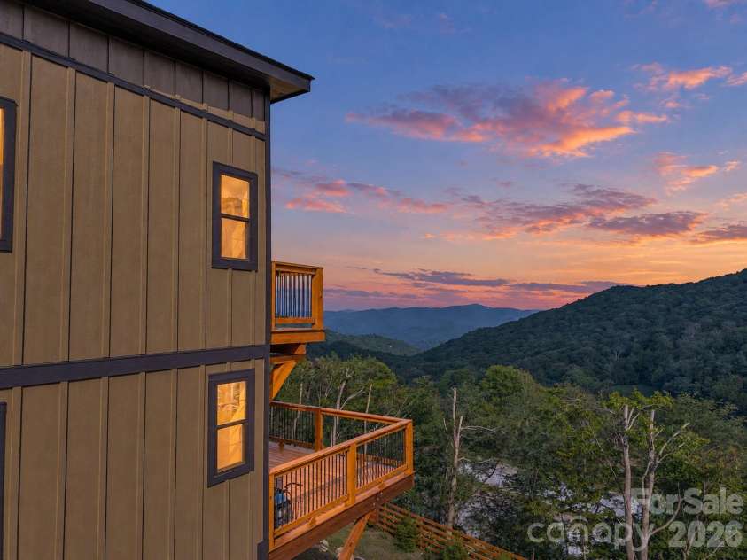 117 Snowcloud Drive, Seven Devils, NC 28604.  MLS# CAR4425772, YatesRealty ID 51352. 