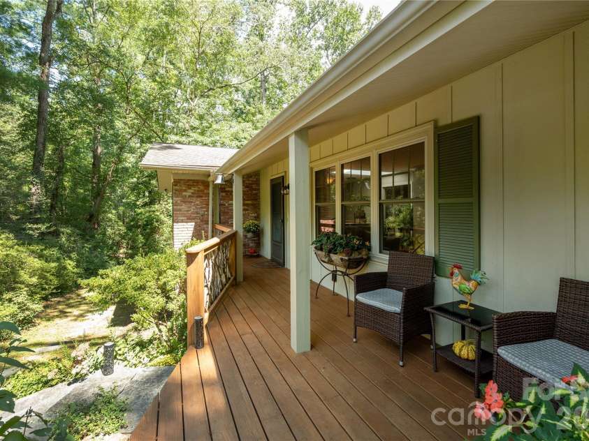 906 Indian Hill Road, Hendersonville, NC 28792.  MLS# CAR4425706, YatesRealty ID 51354. 