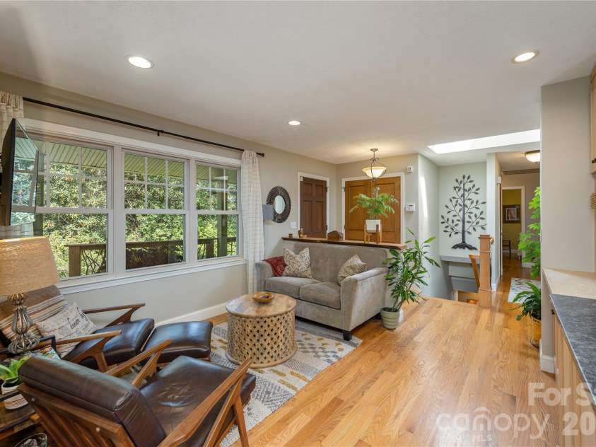 906 Indian Hill Road, Hendersonville, NC 28792.  MLS# CAR4425706, YatesRealty ID 51354. 