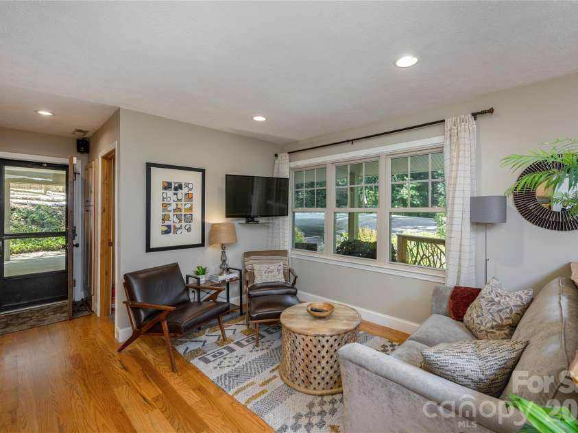 906 Indian Hill Road, Hendersonville, NC 28792.  MLS# CAR4425706, YatesRealty ID 51354. 