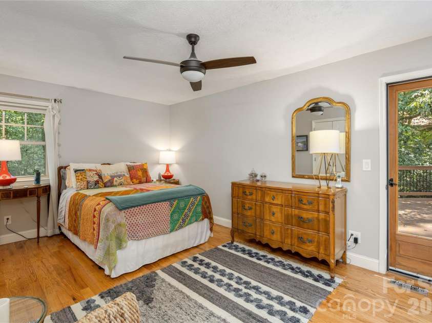 906 Indian Hill Road, Hendersonville, NC 28792.  MLS# CAR4425706, YatesRealty ID 51354. 